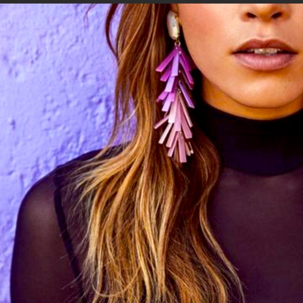 ISO! Kendra Scott pink